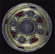 Gilt garnet brooch (AN1919.196)