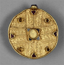 Gold jewelled pendant (Click to enlarge)